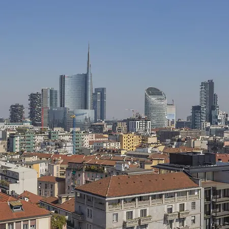 Biancamano 13th Floor Skyline View Vith Balcony Apartment *
