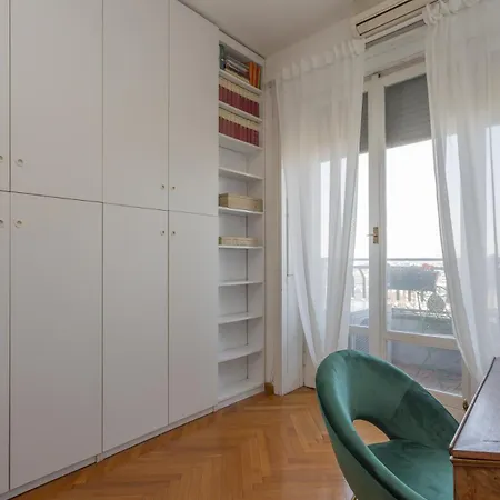 Biancamano 13th Floor Skyline View Vith Balcony Apartment *