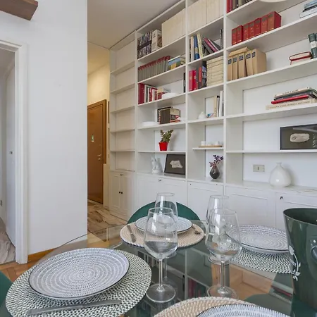 Biancamano 13th Floor Skyline View Vith Balcony Apartment Milan
