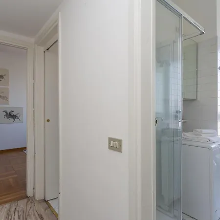 Biancamano 13th Floor Skyline View Vith Balcony Milan